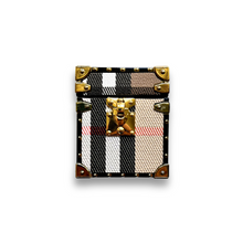 Load image into Gallery viewer, Checkered AirPods Case &quot;British Luxe&quot; | PURITY™
