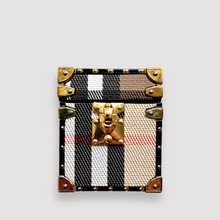 Load image into Gallery viewer, AirPods Case &quot;British Luxe&quot; by PURITY
